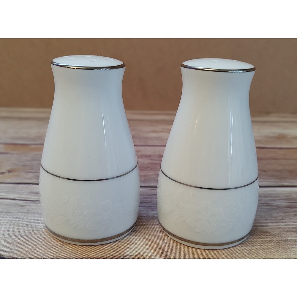 Noritake Ranier Salt & Pepper Shaker SET 3 1/4" S14